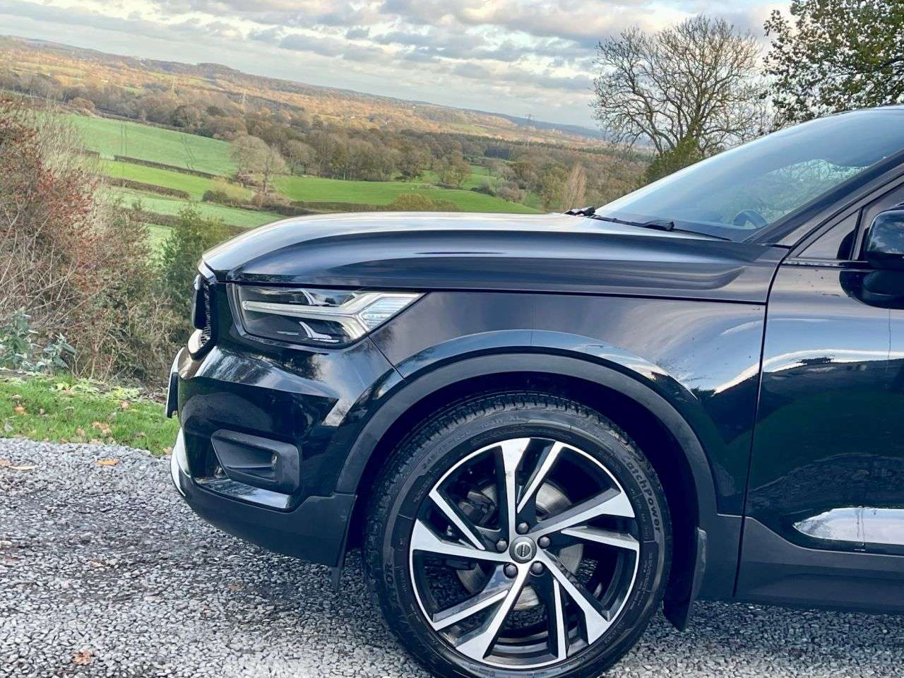 2020 VOLVO XC40 2020 VOLVO XC40