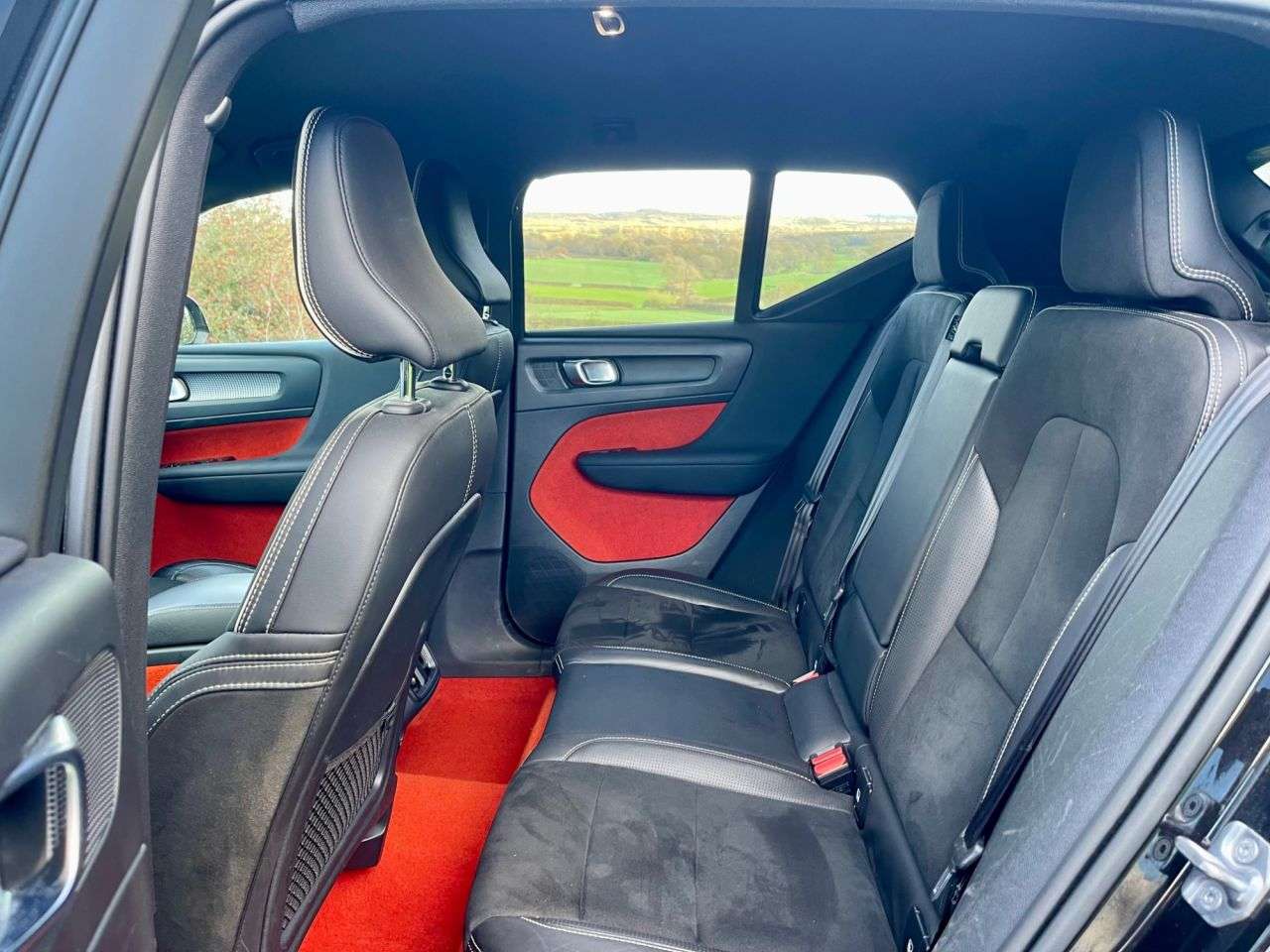 2020 VOLVO XC40 2020 VOLVO XC40