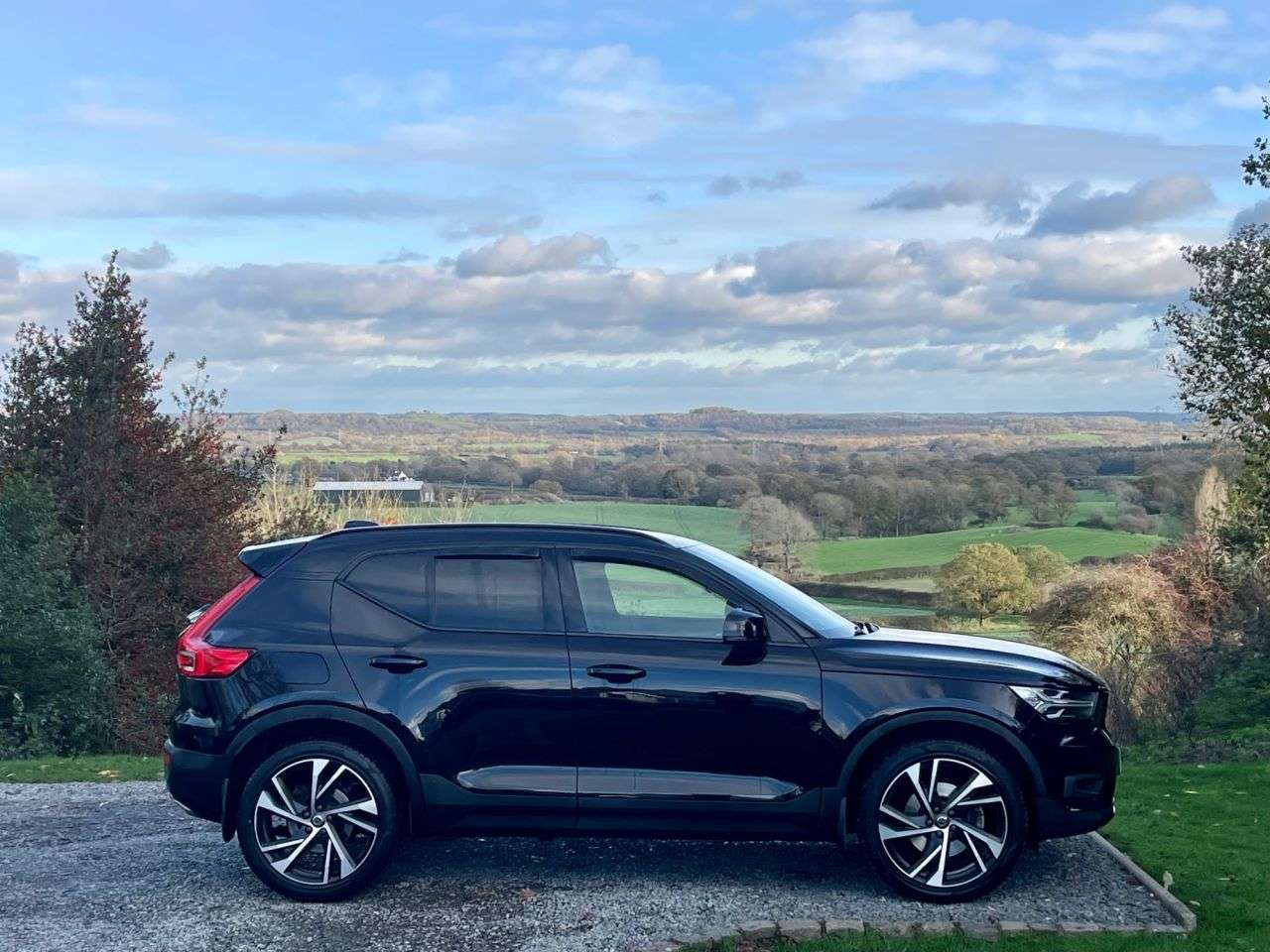 2020 VOLVO XC40 2020 VOLVO XC40