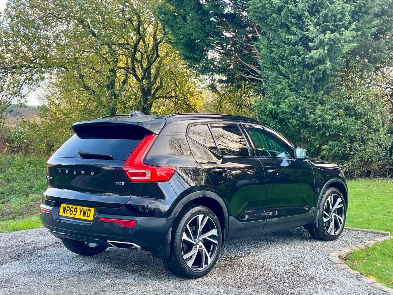 2020 VOLVO XC40 2020 VOLVO XC40