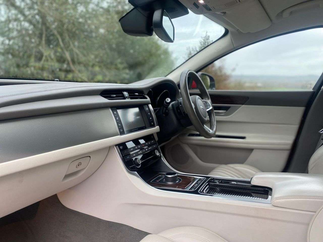 2017 JAGUAR XF 2017 JAGUAR XF