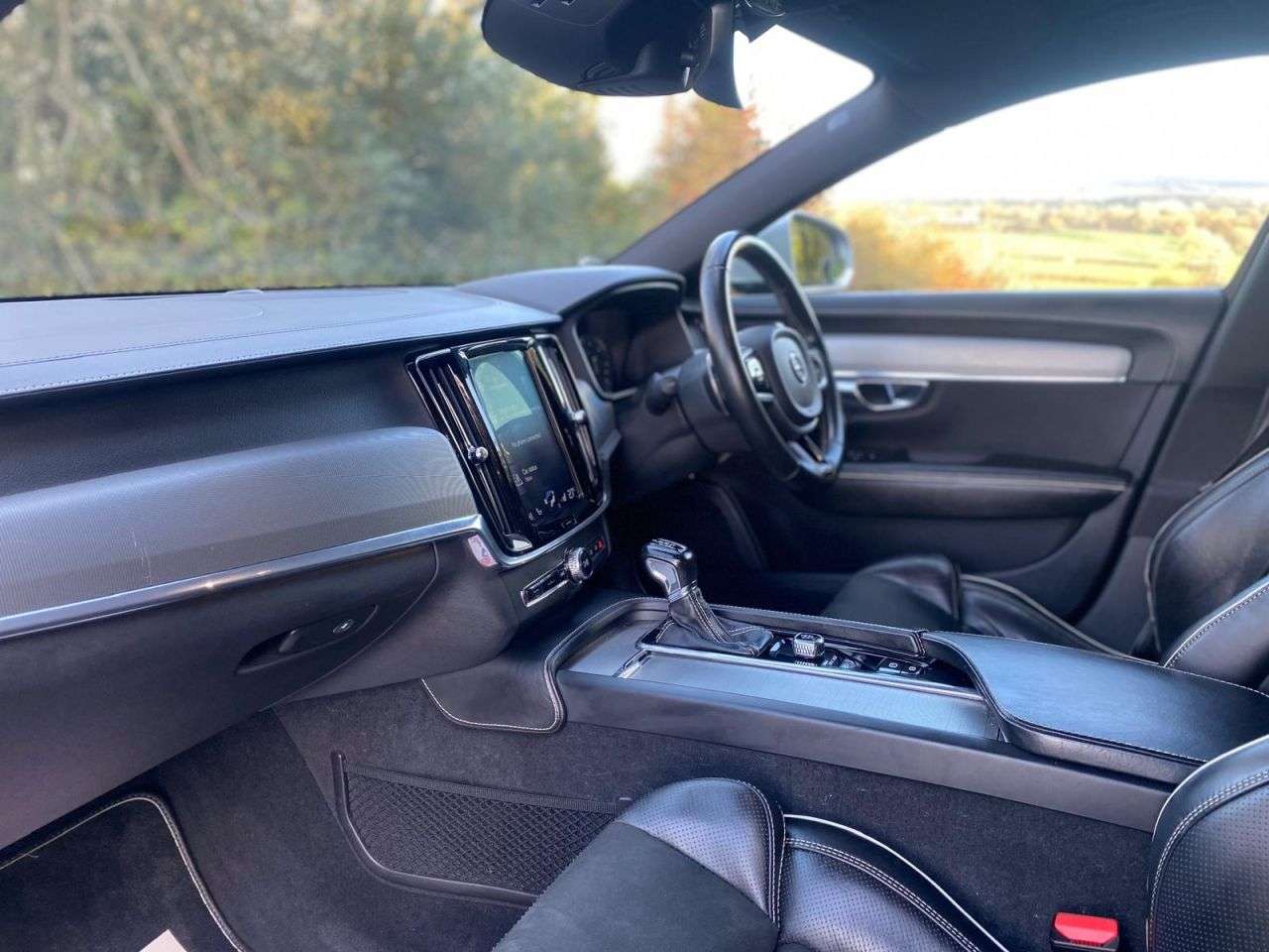 2019 VOLVO V90 2019 VOLVO V90