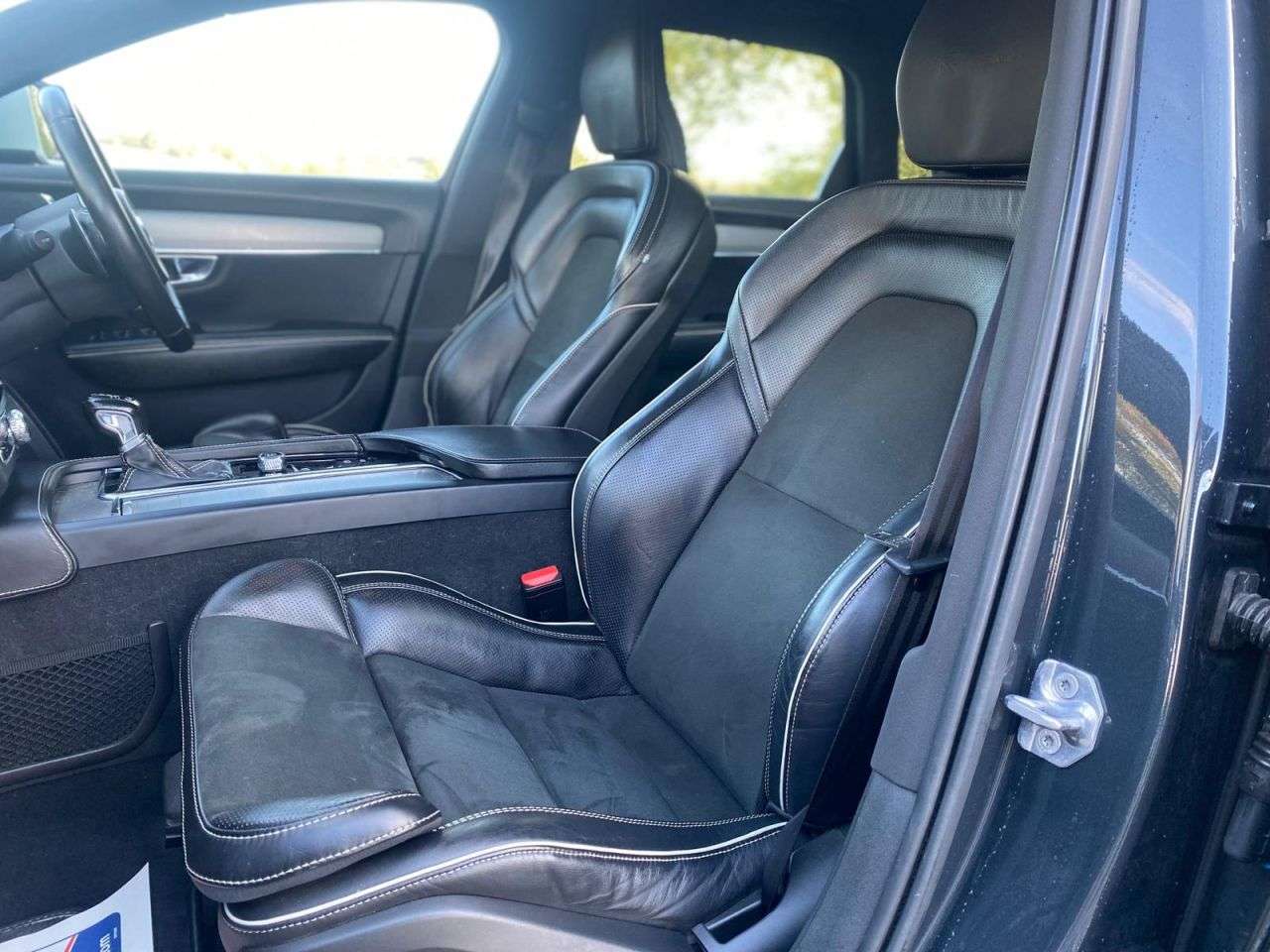 2019 VOLVO V90 2019 VOLVO V90