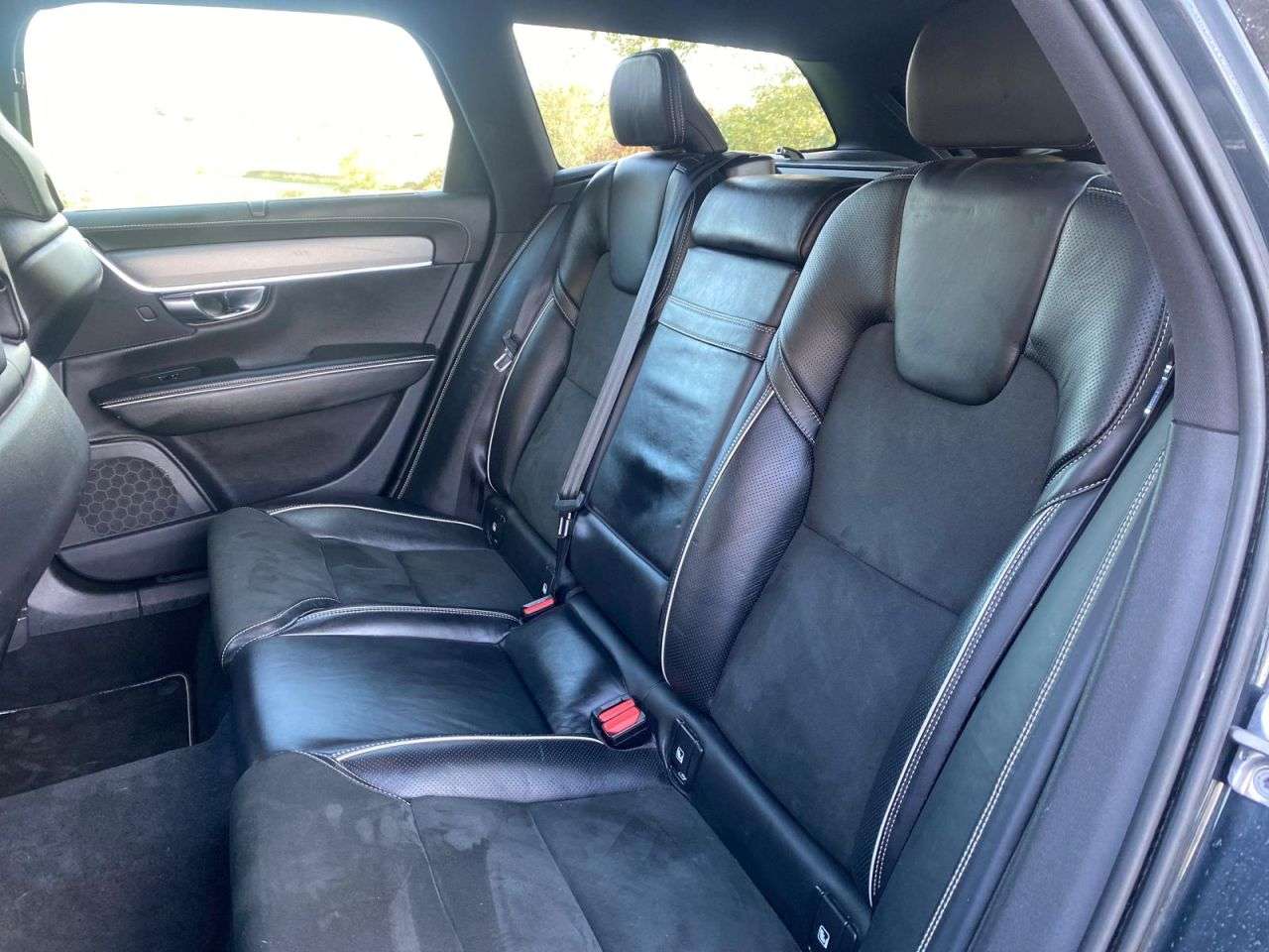 2019 VOLVO V90 2019 VOLVO V90