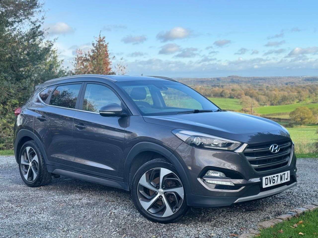 A 2017 HYUNDAI TUCSON 2.0 CRDi Premium SUV 5dr Diesel Manual 4WD Euro 6 (136 ps) A 2017 HYUNDAI TUCSON 2.0 CRDi Premium SUV 5dr Diesel Manual 4WD Euro 6 (136 ps)