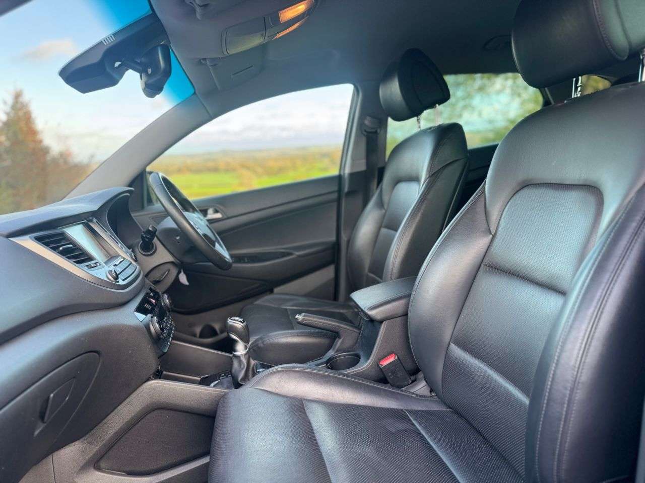 A 2017 HYUNDAI TUCSON 2.0 CRDi Premium SUV 5dr Diesel Manual 4WD Euro 6 (136 ps) A 2017 HYUNDAI TUCSON 2.0 CRDi Premium SUV 5dr Diesel Manual 4WD Euro 6 (136 ps)