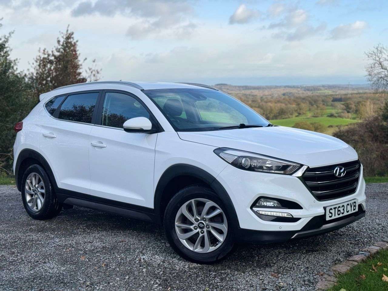 A 2015 HYUNDAI TUCSON 1.7 CRDi Blue Drive Premium SUV 5dr Diesel Manual Euro 6 (s/s) (116 ps) A 2015 HYUNDAI TUCSON 1.7 CRDi Blue Drive Premium SUV 5dr Diesel Manual Euro 6 (s/s) (116 ps)