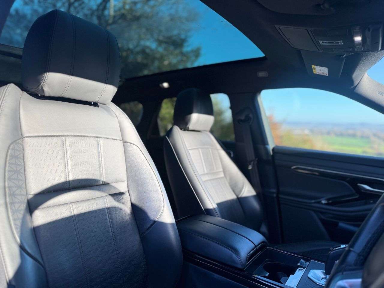 2019 LAND ROVER RANGE ROVER EVOQUE 2019 LAND ROVER RANGE ROVER EVOQUE