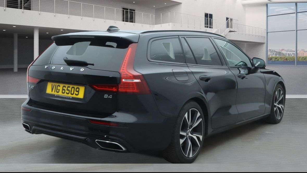2021 VOLVO V60 2021 VOLVO V60