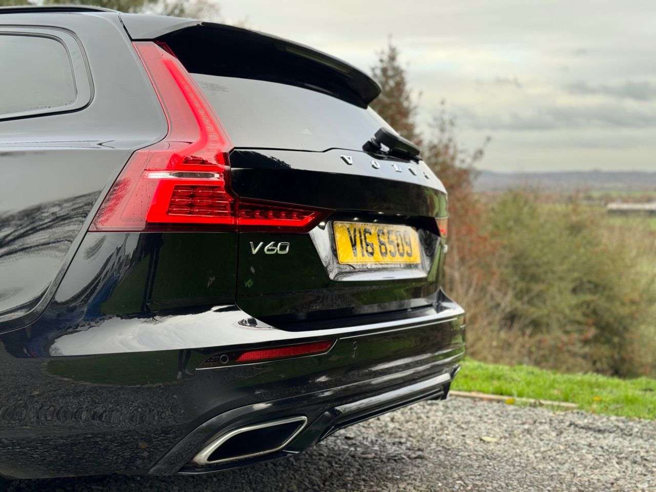 2021 VOLVO V60 2021 VOLVO V60