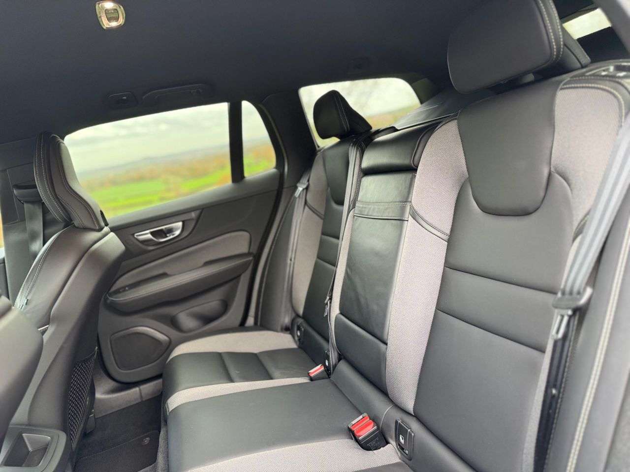 2021 VOLVO V60 2021 VOLVO V60