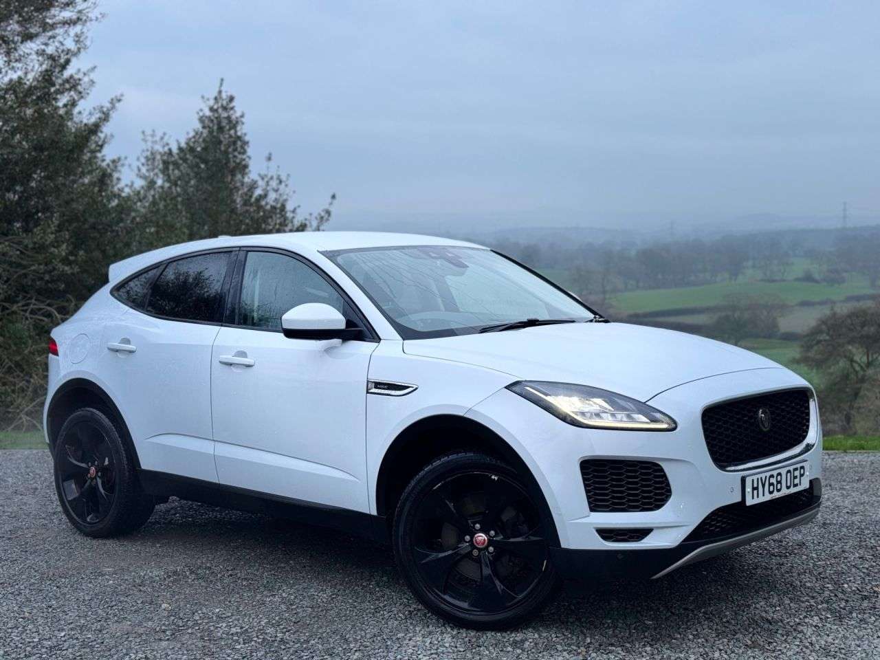 A 2018 JAGUAR E-PACE 2.0 D240 HSE SUV 5dr Diesel Auto AWD Euro 6 (s/s) (240 ps) A 2018 JAGUAR E-PACE 2.0 D240 HSE SUV 5dr Diesel Auto AWD Euro 6 (s/s) (240 ps)