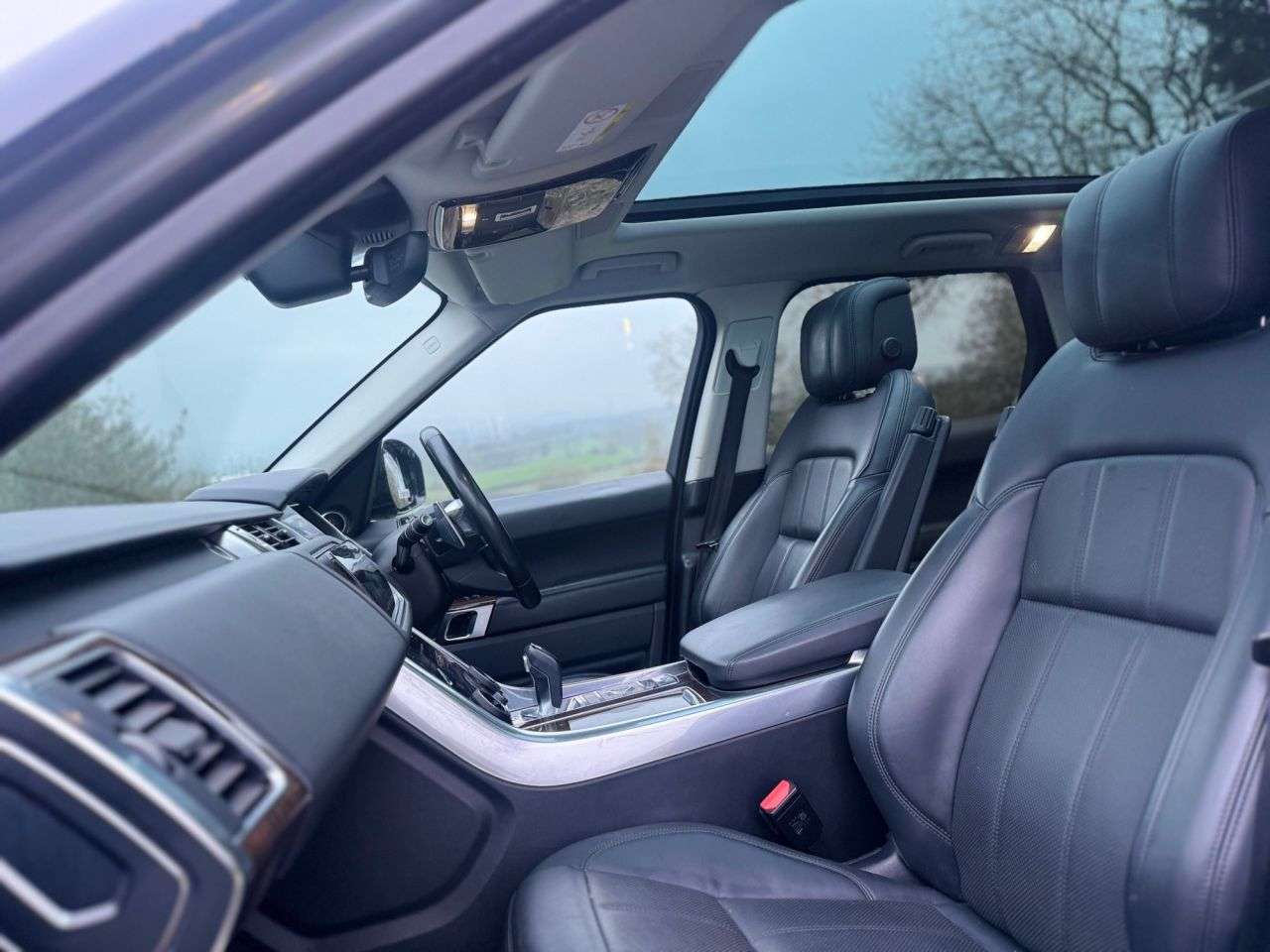 A 2018 LAND ROVER RANGE ROVER SPORT 2.0 P400e 13.1kWh HSE Dynamic SUV 5dr Petrol Plug-in Hybrid Auto 4WD Euro 6 A 2018 LAND ROVER RANGE ROVER SPORT 2.0 P400e 13.1kWh HSE Dynamic SUV 5dr Petrol Plug-in Hybrid Auto 4WD Euro 6