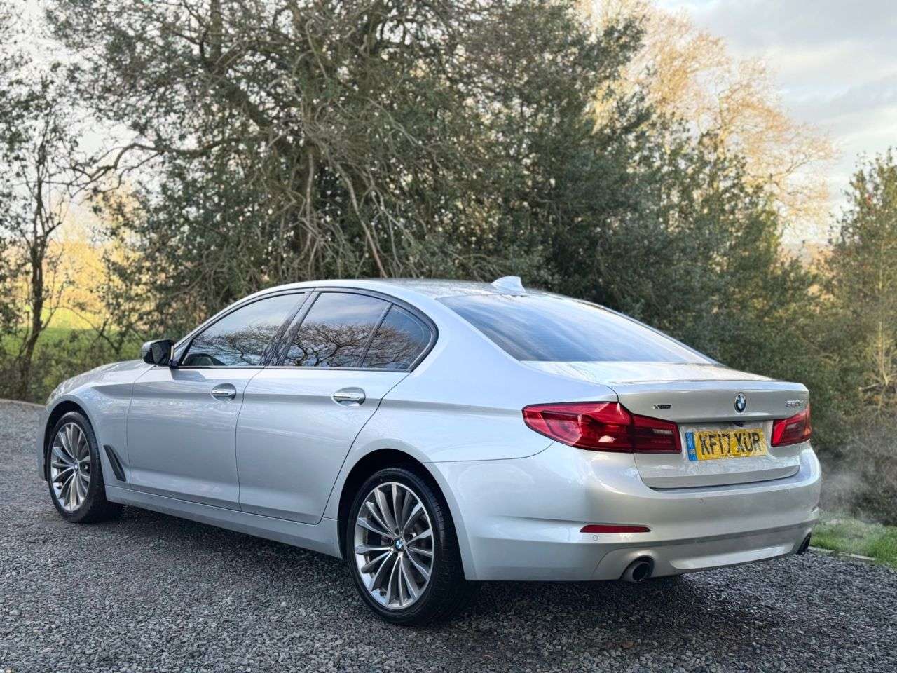 A 2017 BMW 5 SERIES 2.0 520d SE Saloon 4dr Diesel Auto xDrive Euro 6 (s/s) (190 ps) A 2017 BMW 5 SERIES 2.0 520d SE Saloon 4dr Diesel Auto xDrive Euro 6 (s/s) (190 ps)