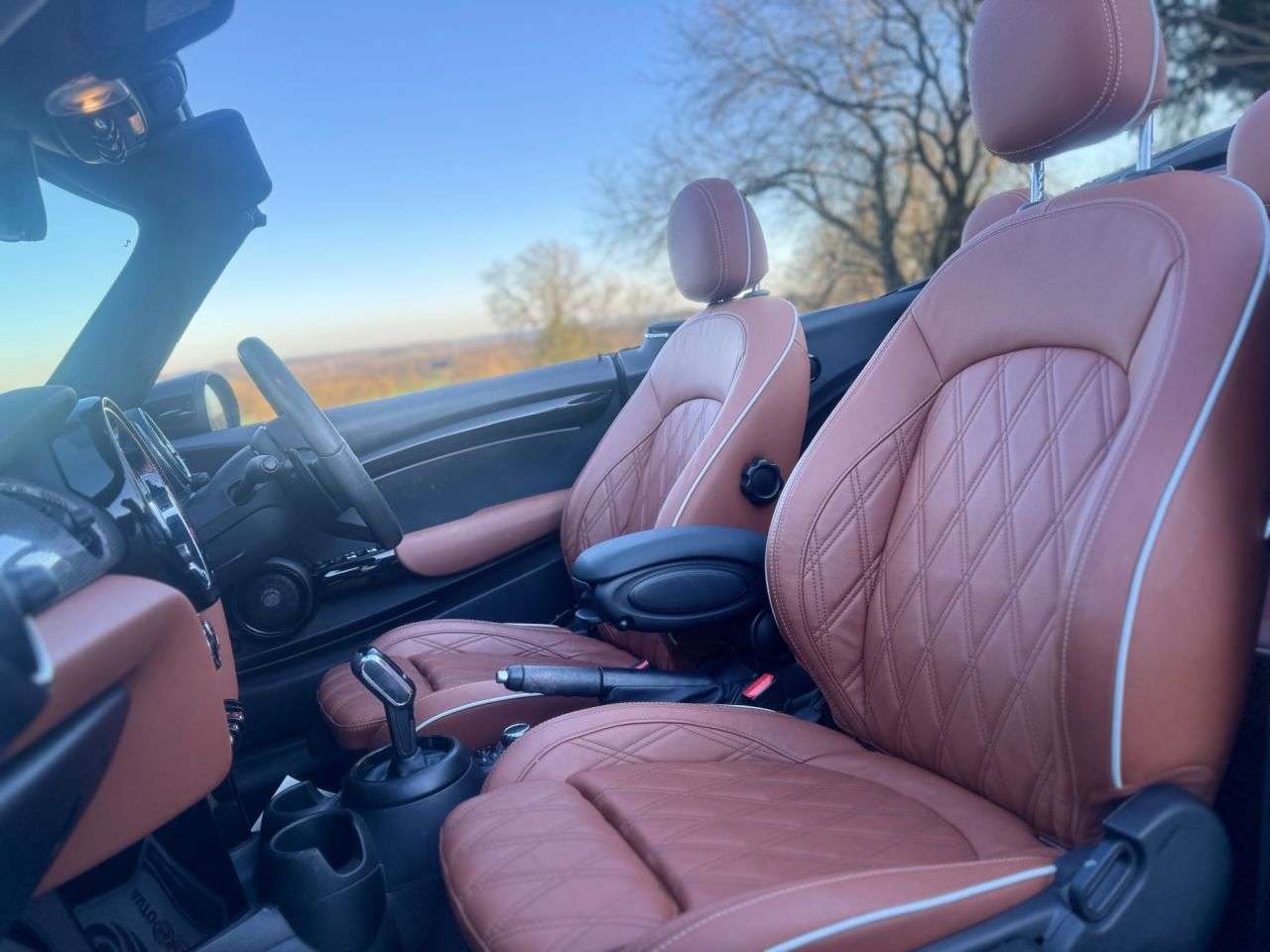 A 2022 MINI CONVERTIBLE 2.0 Cooper S Exclusive Convertible 2dr Petrol Steptronic Euro 6 (s/s) (178 A 2022 MINI CONVERTIBLE 2.0 Cooper S Exclusive Convertible 2dr Petrol Steptronic Euro 6 (s/s) (178