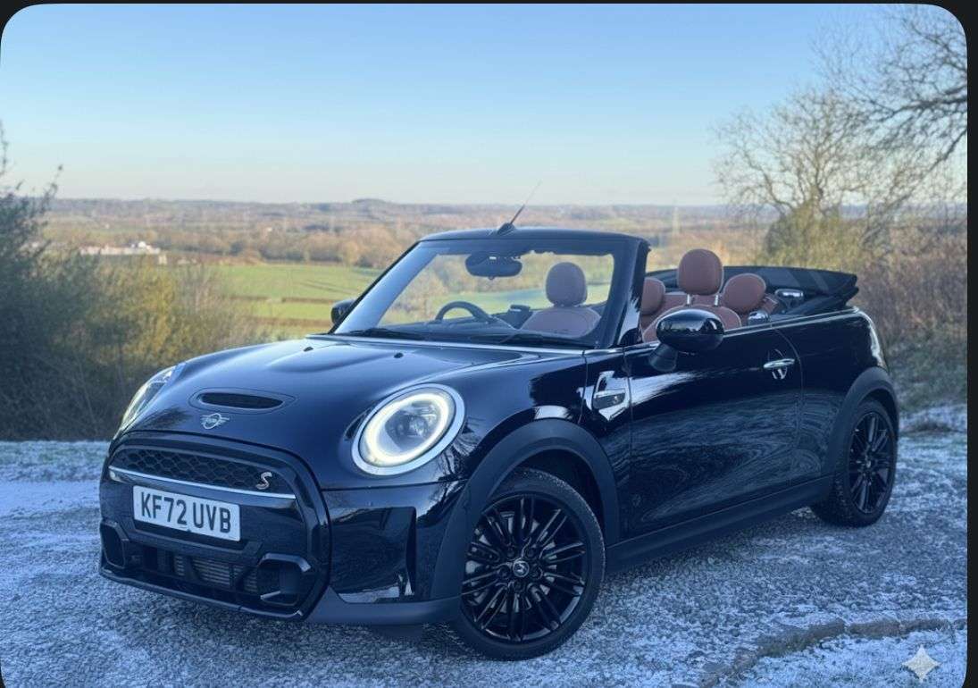 A 2022 MINI CONVERTIBLE 2.0 Cooper S Exclusive Convertible 2dr Petrol Steptronic Euro 6 (s/s) (178 A 2022 MINI CONVERTIBLE 2.0 Cooper S Exclusive Convertible 2dr Petrol Steptronic Euro 6 (s/s) (178