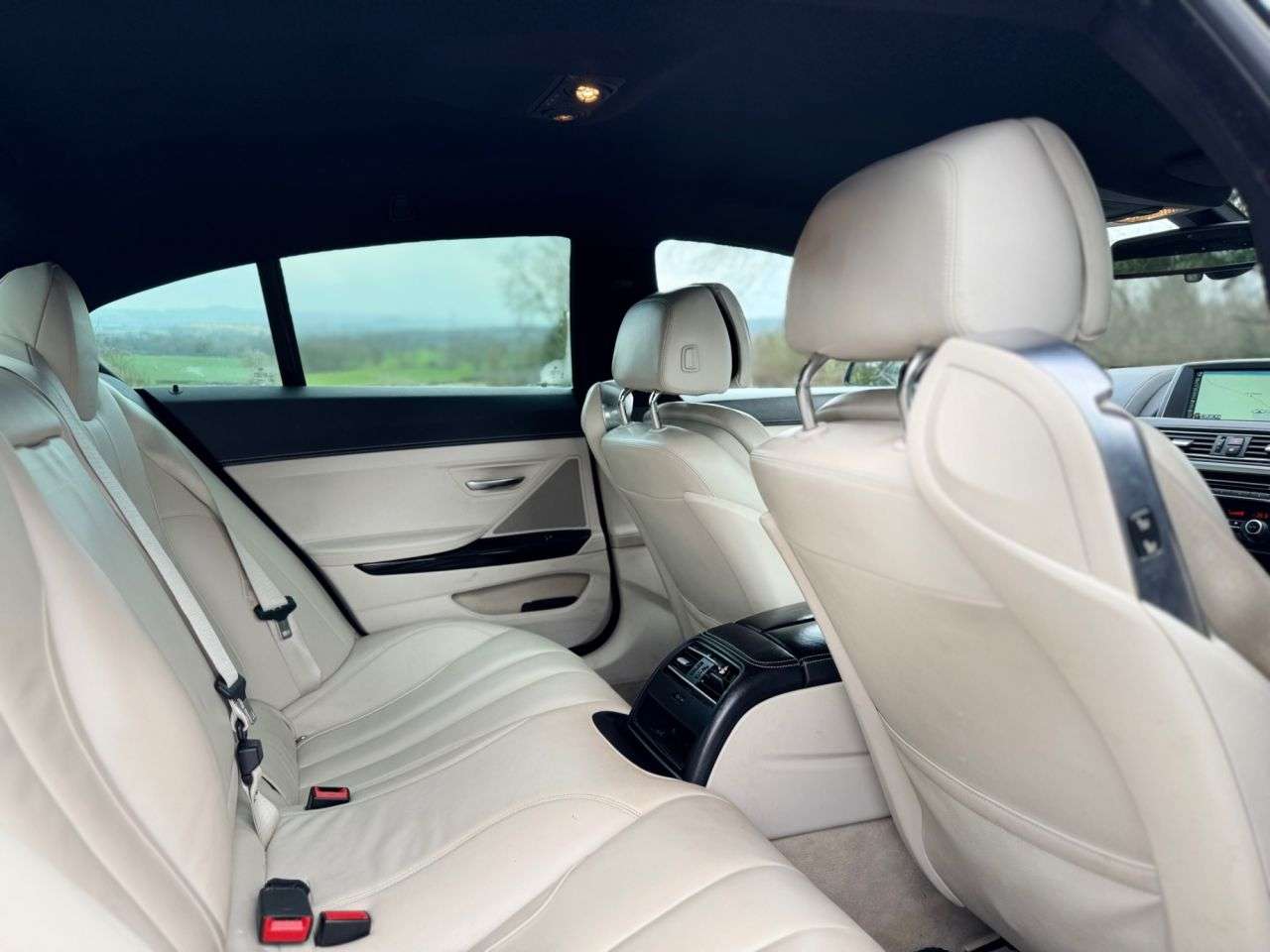 A 2015 BMW 6 SERIES GRAN COUPE 3.0 640d M Sport Saloon 4dr Diesel Auto Euro 5 (s/s) (313 ps) A 2015 BMW 6 SERIES GRAN COUPE 3.0 640d M Sport Saloon 4dr Diesel Auto Euro 5 (s/s) (313 ps)