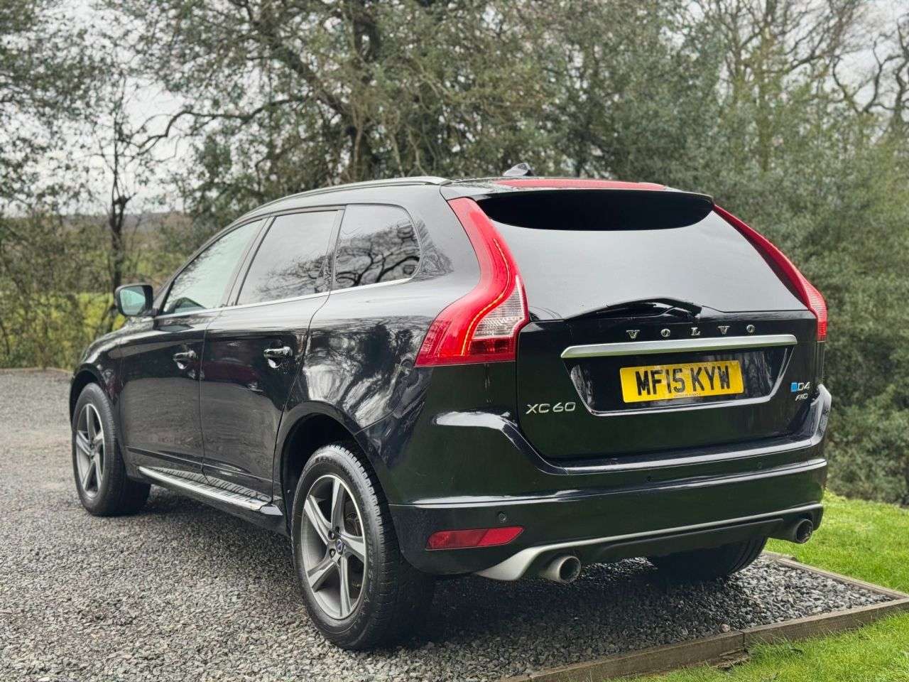 A 2015 VOLVO XC60 2.4 D4 R-Design Lux Nav SUV 5dr Diesel Geartronic AWD Euro 5 (181 ps) A 2015 VOLVO XC60 2.4 D4 R-Design Lux Nav SUV 5dr Diesel Geartronic AWD Euro 5 (181 ps)