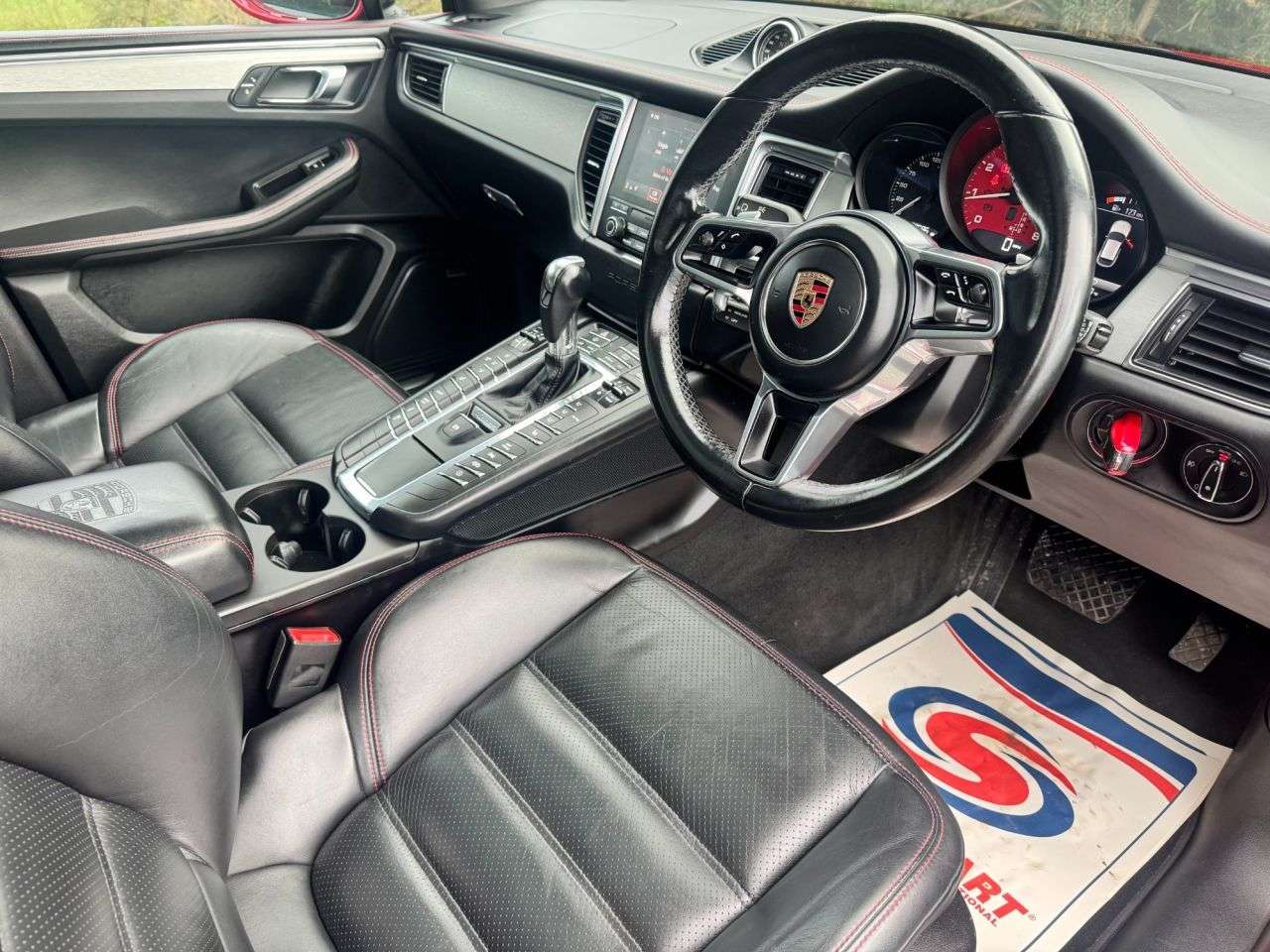 2016 PORSCHE MACAN 2016 PORSCHE MACAN