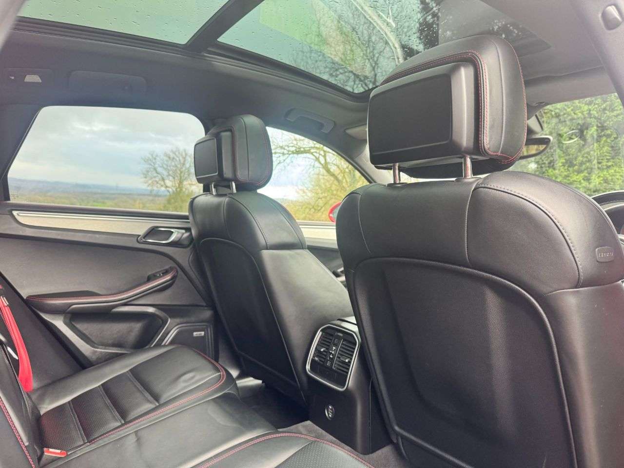 2016 PORSCHE MACAN 2016 PORSCHE MACAN