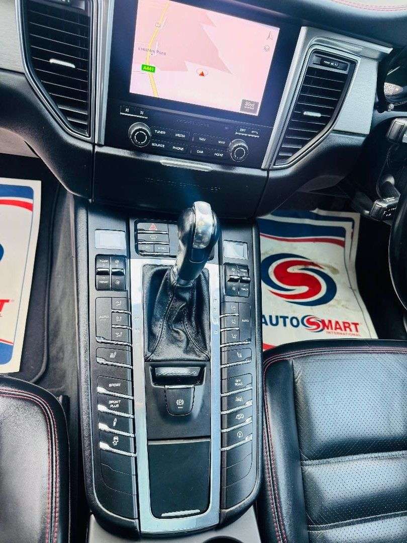 2016 PORSCHE MACAN 2016 PORSCHE MACAN