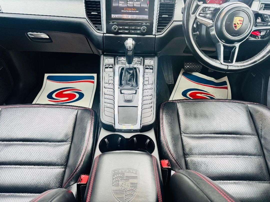 A 2016 PORSCHE MACAN 3.0T V6 GTS SUV 5dr Petrol PDK 4WD Euro 6 (s/s) (360 ps) A 2016 PORSCHE MACAN 3.0T V6 GTS SUV 5dr Petrol PDK 4WD Euro 6 (s/s) (360 ps)