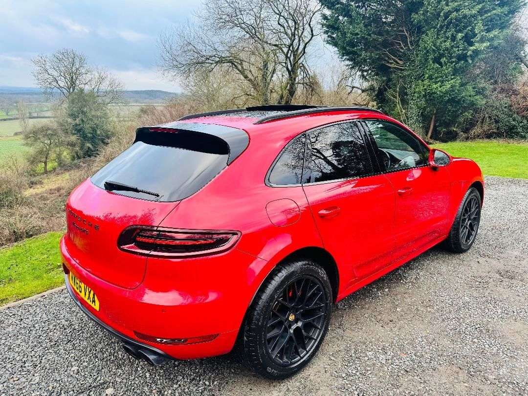 2016 PORSCHE MACAN 2016 PORSCHE MACAN