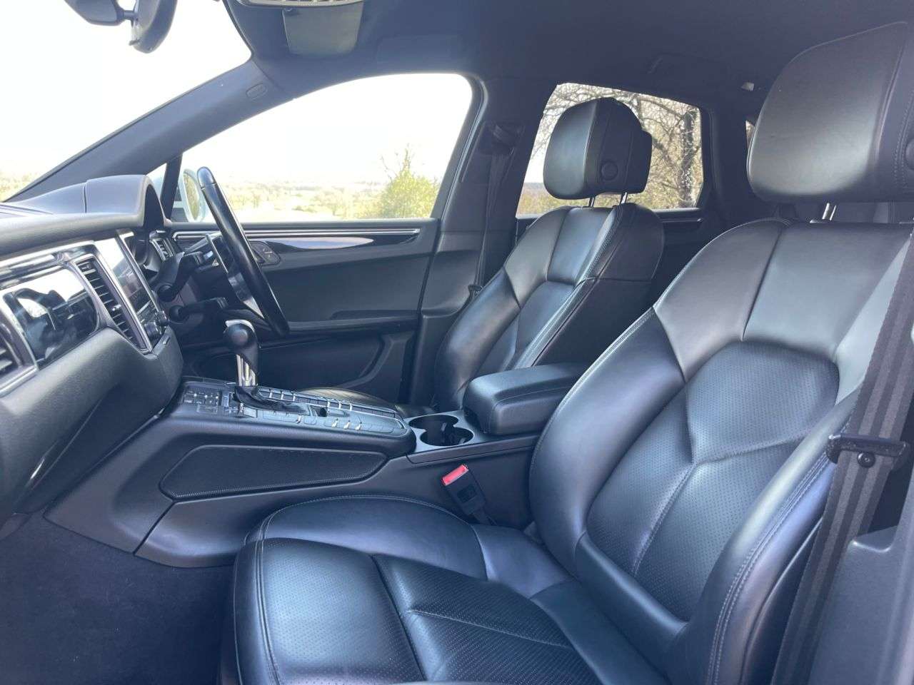 A 2016 PORSCHE MACAN 3.0 TD V6 S SUV 5dr Diesel PDK 4WD Euro 6 (s/s) (258 ps) A 2016 PORSCHE MACAN 3.0 TD V6 S SUV 5dr Diesel PDK 4WD Euro 6 (s/s) (258 ps)