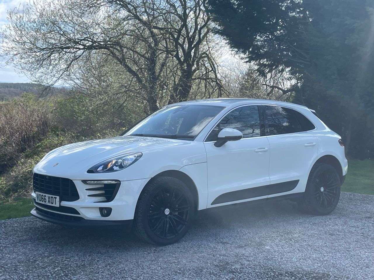 A 2016 PORSCHE MACAN 3.0 TD V6 S SUV 5dr Diesel PDK 4WD Euro 6 (s/s) (258 ps) A 2016 PORSCHE MACAN 3.0 TD V6 S SUV 5dr Diesel PDK 4WD Euro 6 (s/s) (258 ps)