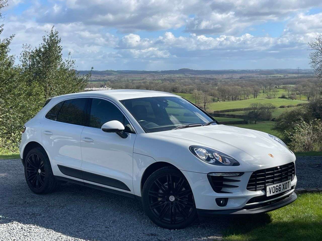 A 2016 PORSCHE MACAN 3.0 TD V6 S SUV 5dr Diesel PDK 4WD Euro 6 (s/s) (258 ps) A 2016 PORSCHE MACAN 3.0 TD V6 S SUV 5dr Diesel PDK 4WD Euro 6 (s/s) (258 ps)