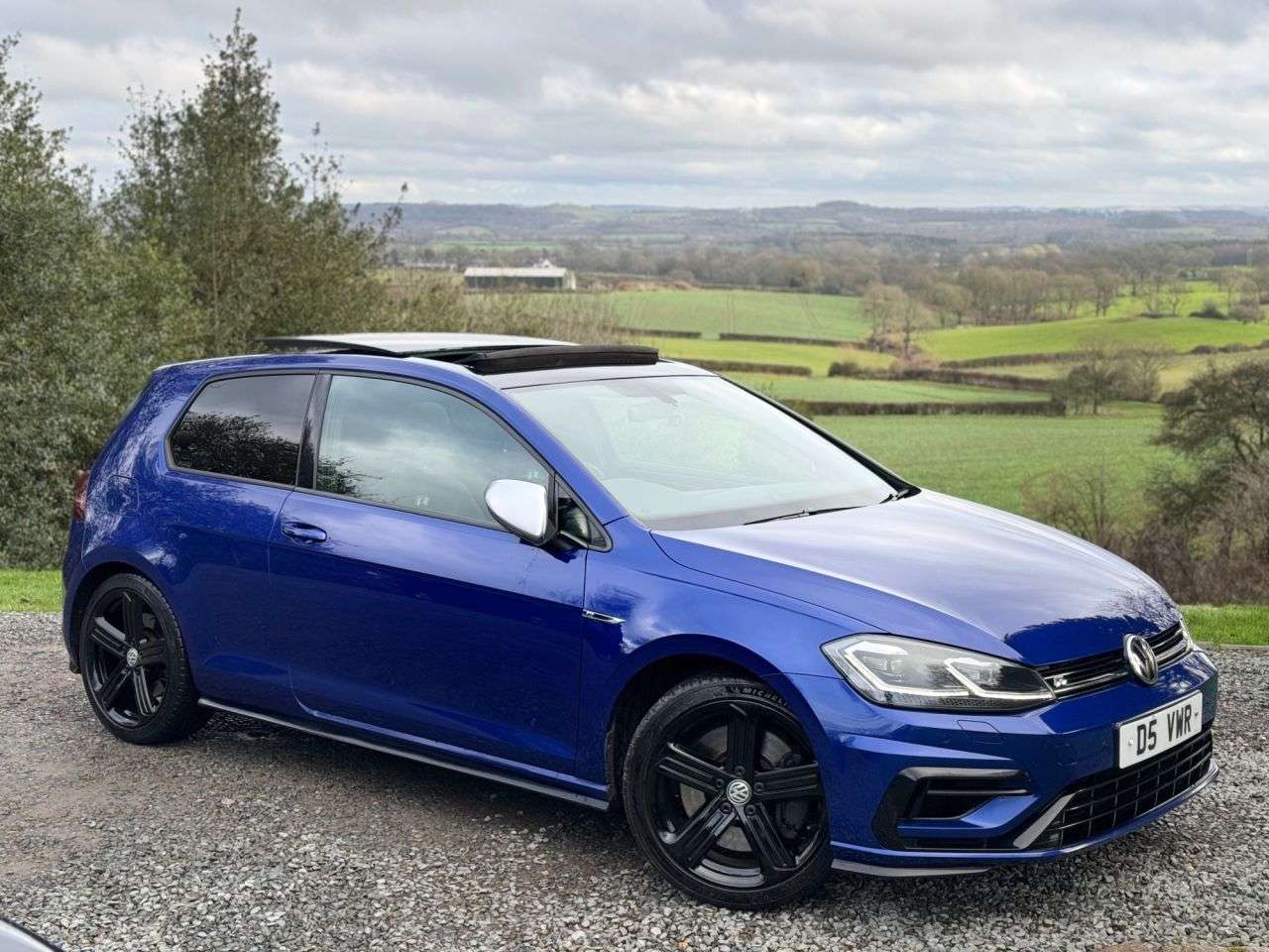 A 2018 VOLKSWAGEN GOLF 2.0 TSI R Hatchback 3dr Petrol DSG 4Motion Euro 6 (s/s) (310 ps) A 2018 VOLKSWAGEN GOLF 2.0 TSI R Hatchback 3dr Petrol DSG 4Motion Euro 6 (s/s) (310 ps)