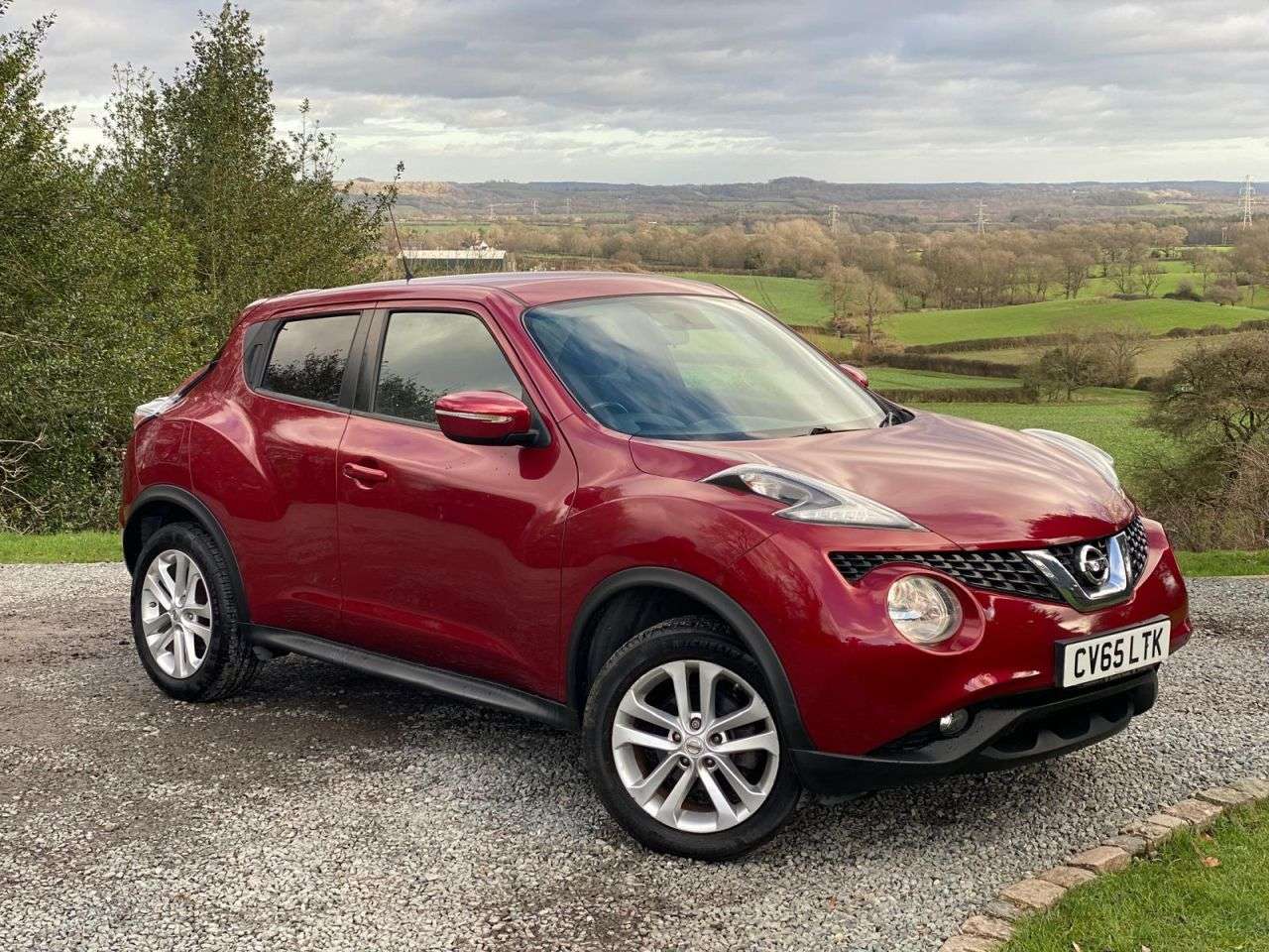 A 2015 NISSAN JUKE 1.6 Acenta Premium SUV 5dr Petrol XTRON Euro 6 (117 ps) A 2015 NISSAN JUKE 1.6 Acenta Premium SUV 5dr Petrol XTRON Euro 6 (117 ps)