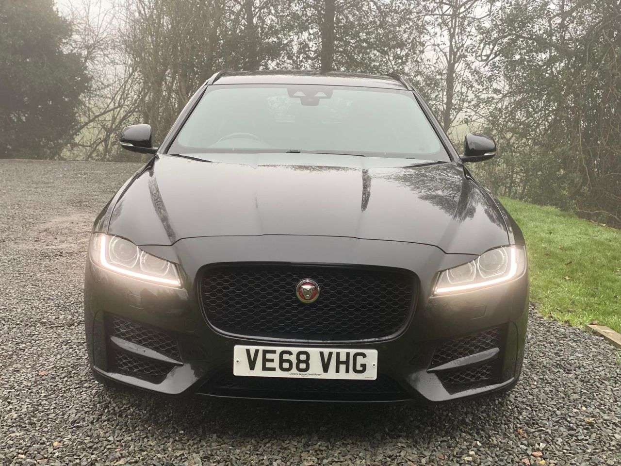 A 2018 JAGUAR XF 2.0i R-Sport GPF Sportbrake 5dr Petrol Auto Euro 6 (s/s) (250 ps) A 2018 JAGUAR XF 2.0i R-Sport GPF Sportbrake 5dr Petrol Auto Euro 6 (s/s) (250 ps)