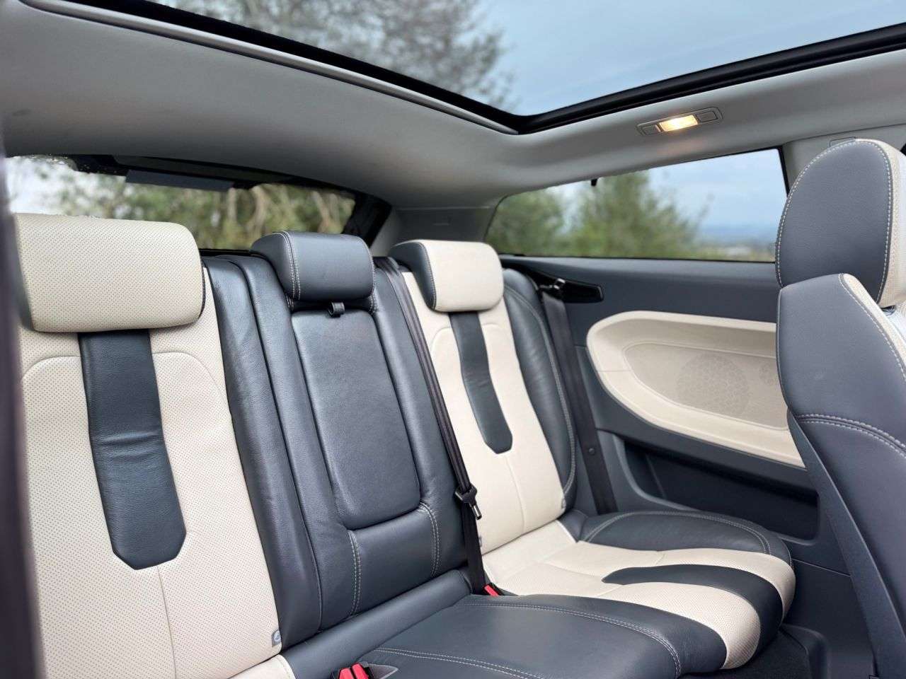 2015 LAND ROVER RANGE ROVER EVOQUE 2015 LAND ROVER RANGE ROVER EVOQUE