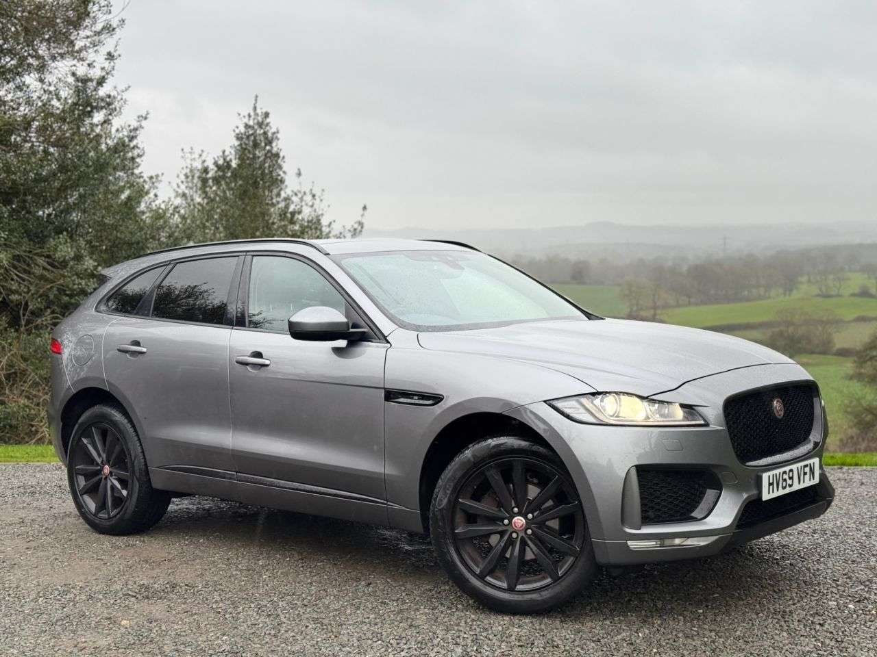A 2019 JAGUAR F-PACE 2.0 D180 Chequered Flag SUV 5dr Diesel Auto AWD Euro 6 (s/s) (180 ps) A 2019 JAGUAR F-PACE 2.0 D180 Chequered Flag SUV 5dr Diesel Auto AWD Euro 6 (s/s) (180 ps)