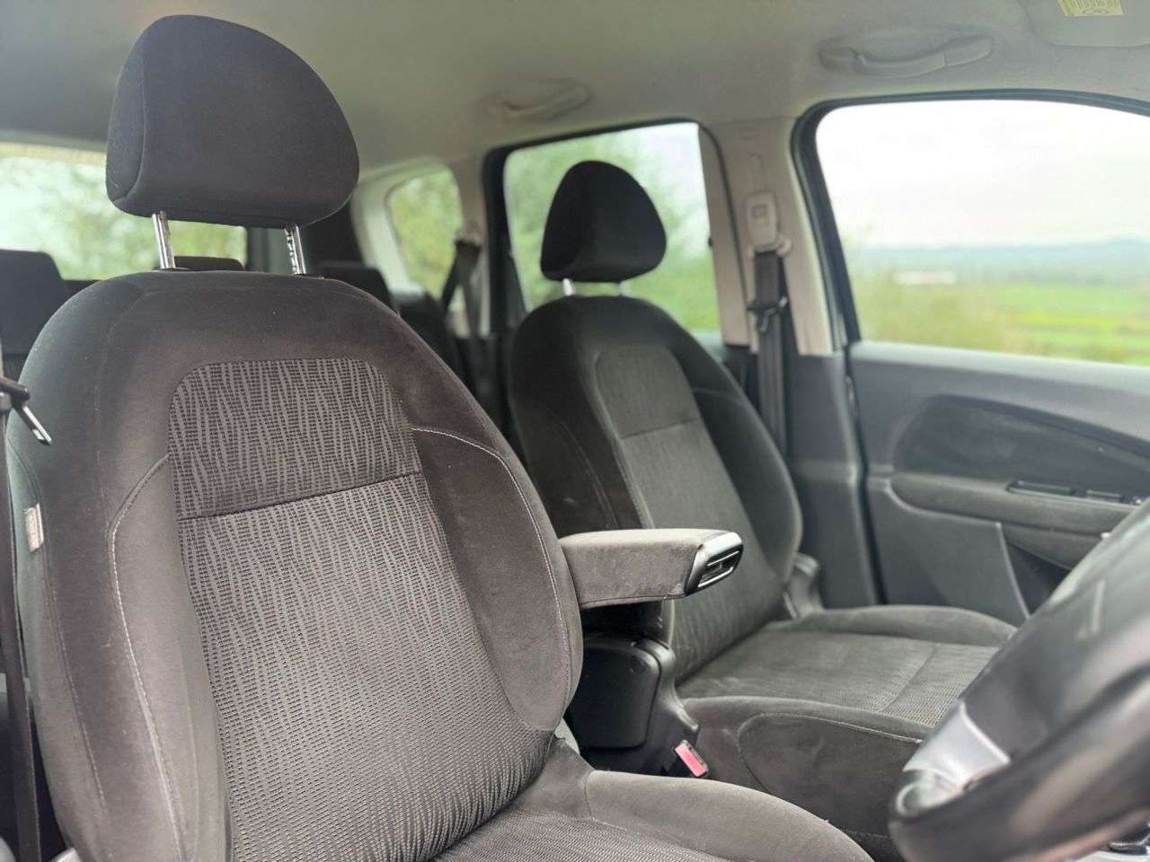 A 2009 CITROEN C3 PICASSO 1.4 VTi Exclusive MPV 5dr Petrol Manual Euro 4 (95 ps) A 2009 CITROEN C3 PICASSO 1.4 VTi Exclusive MPV 5dr Petrol Manual Euro 4 (95 ps)