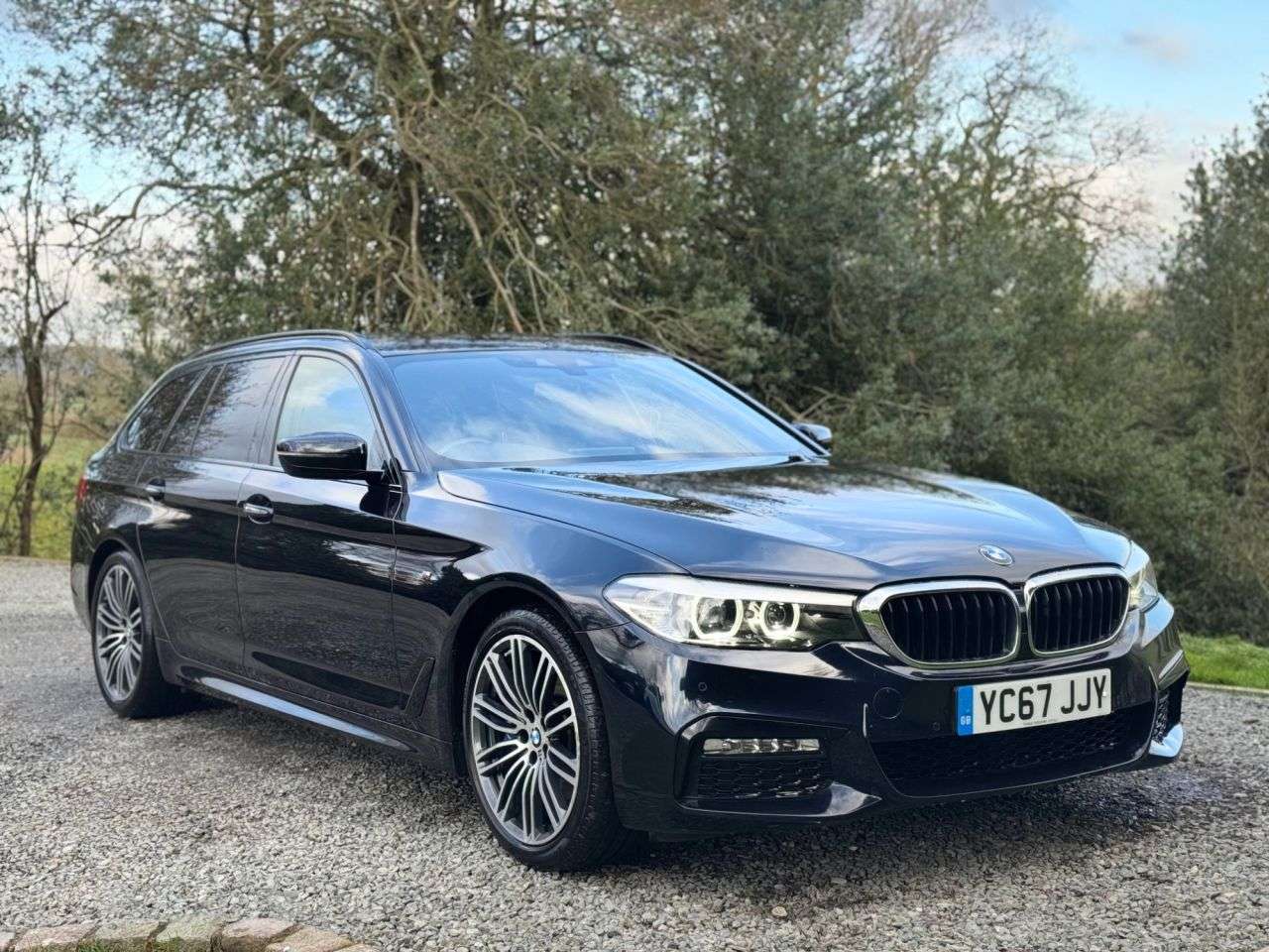 A 2017 BMW 5 SERIES 3.0 530d M Sport Touring 5dr Diesel Auto Euro 6 (s/s) (265 ps) A 2017 BMW 5 SERIES 3.0 530d M Sport Touring 5dr Diesel Auto Euro 6 (s/s) (265 ps)