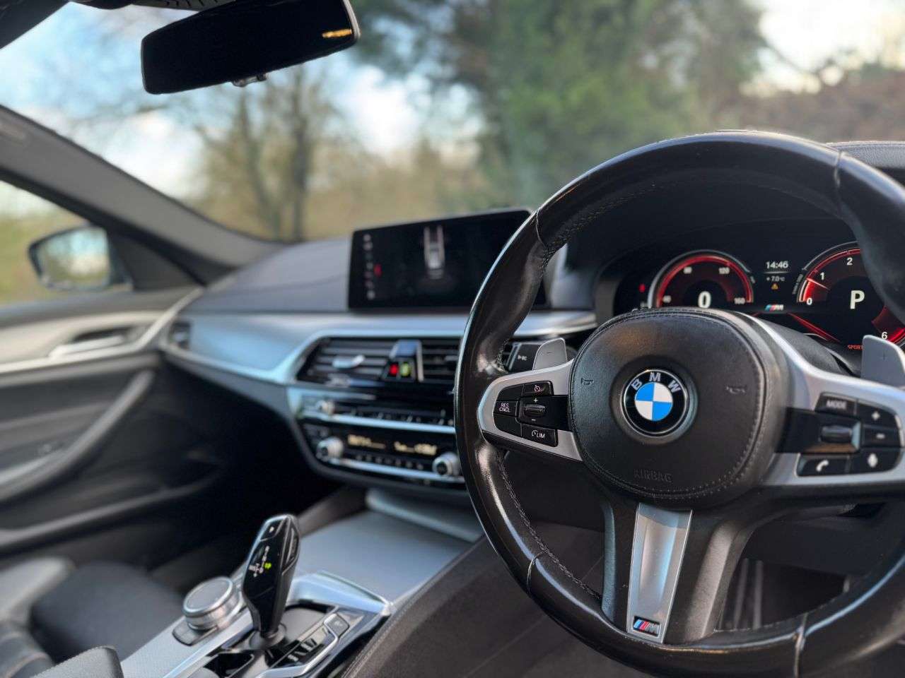 A 2017 BMW 5 SERIES 3.0 530d M Sport Touring 5dr Diesel Auto Euro 6 (s/s) (265 ps) A 2017 BMW 5 SERIES 3.0 530d M Sport Touring 5dr Diesel Auto Euro 6 (s/s) (265 ps)