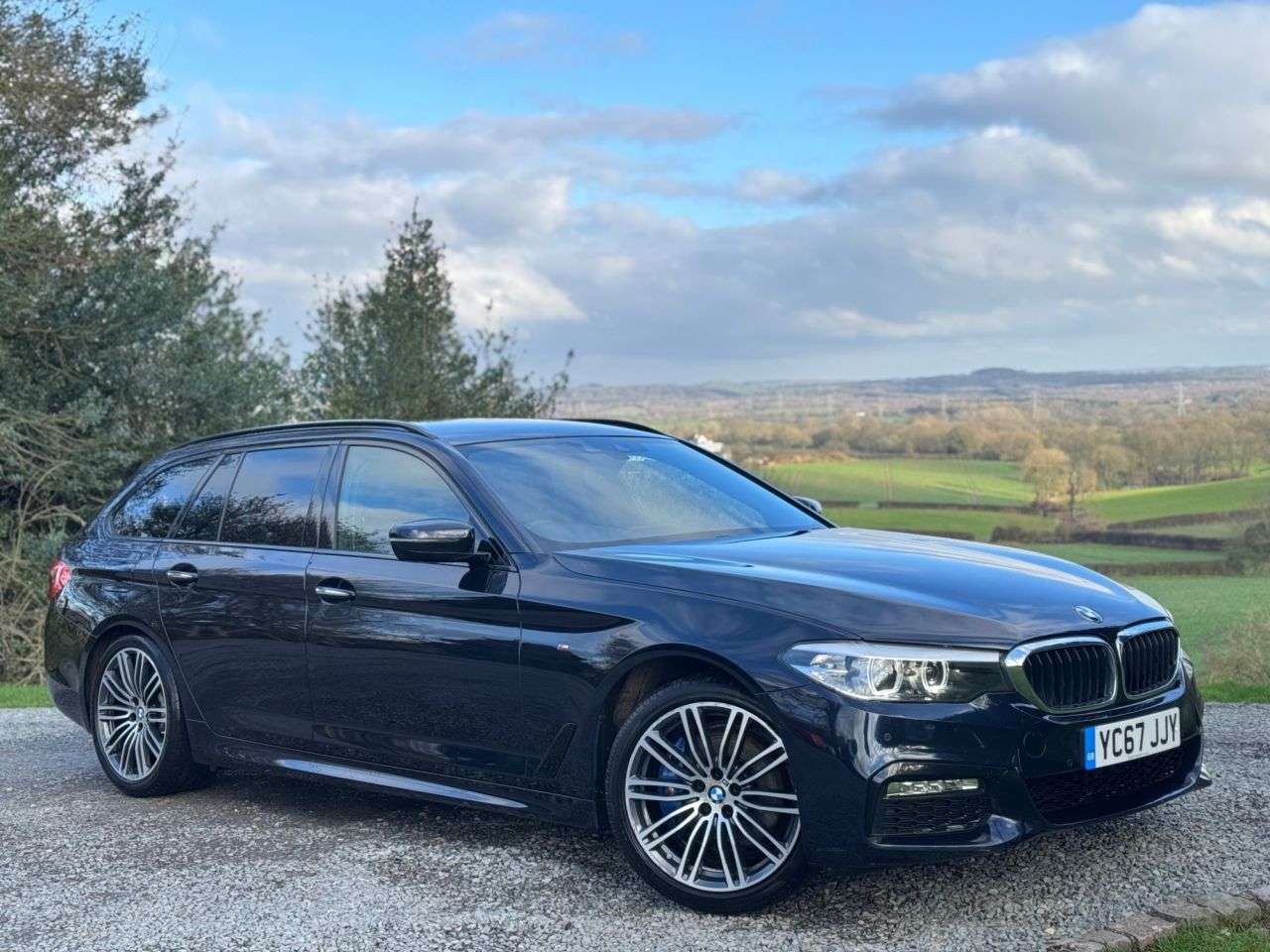 A 2017 BMW 5 SERIES 3.0 530d M Sport Touring 5dr Diesel Auto Euro 6 (s/s) (265 ps) A 2017 BMW 5 SERIES 3.0 530d M Sport Touring 5dr Diesel Auto Euro 6 (s/s) (265 ps)