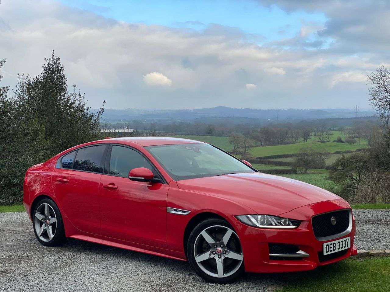 A 2018 JAGUAR XE 2.0d R-Sport Saloon 4dr Diesel Auto Euro 6 (s/s) (180 ps) A 2018 JAGUAR XE 2.0d R-Sport Saloon 4dr Diesel Auto Euro 6 (s/s) (180 ps)