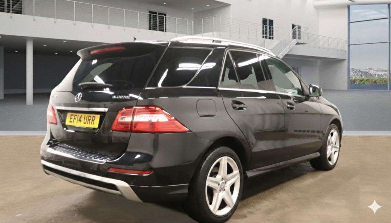 A 2014 MERCEDES-BENZ M-CLASS 2.1 ML250 BlueTEC AMG Sport SUV 5dr Diesel G-Tronic 4WD Euro 6 (s/s) (204 p A 2014 MERCEDES-BENZ M-CLASS 2.1 ML250 BlueTEC AMG Sport SUV 5dr Diesel G-Tronic 4WD Euro 6 (s/s) (204 p
