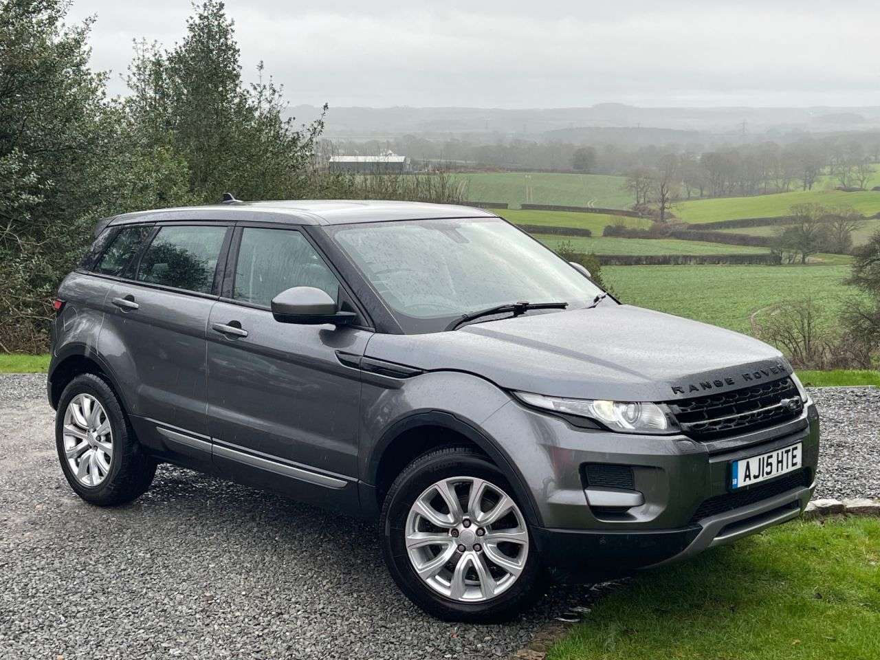 A 2015 LAND ROVER RANGE ROVER EVOQUE 2.2 SD4 Pure Tech SUV 5dr Diesel Auto 4WD Euro 5 (s/s) (190 ps) A 2015 LAND ROVER RANGE ROVER EVOQUE 2.2 SD4 Pure Tech SUV 5dr Diesel Auto 4WD Euro 5 (s/s) (190 ps)