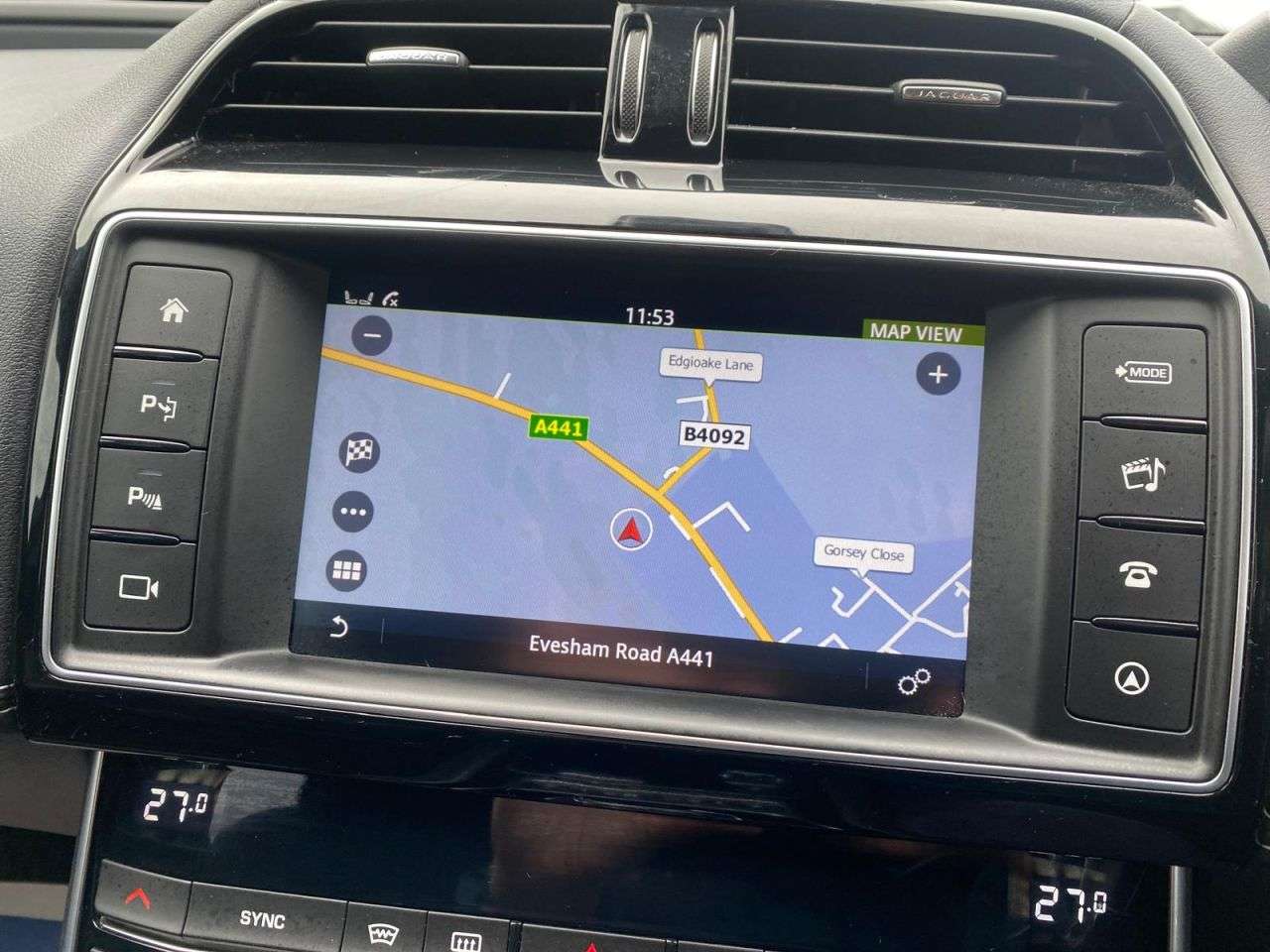 A 2017 JAGUAR XE 2.0d R-Sport Saloon 4dr Diesel Auto AWD Euro 6 (s/s) (240 ps) A 2017 JAGUAR XE 2.0d R-Sport Saloon 4dr Diesel Auto AWD Euro 6 (s/s) (240 ps)