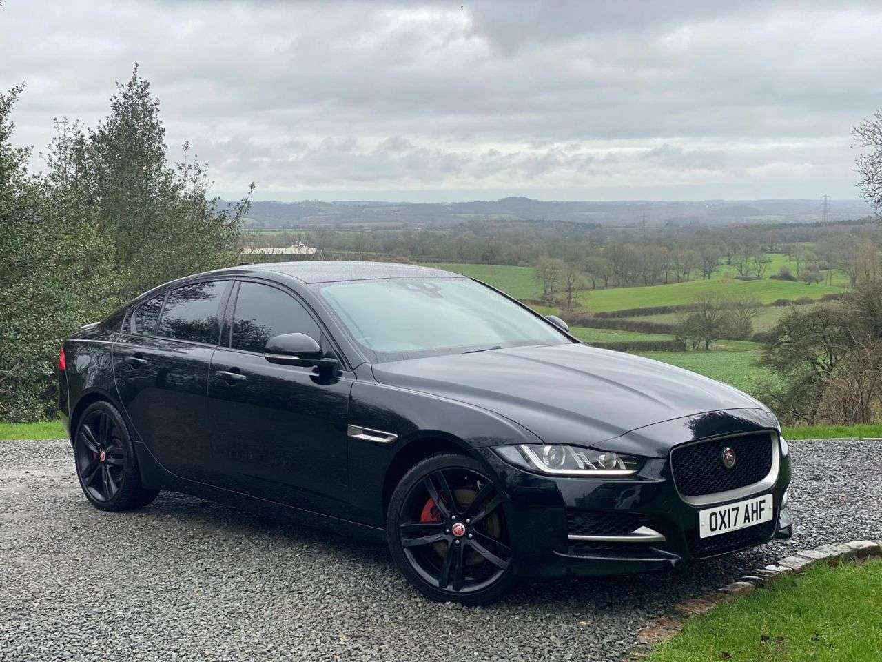 A 2017 JAGUAR XE 2.0d R-Sport Saloon 4dr Diesel Auto AWD Euro 6 (s/s) (240 ps) A 2017 JAGUAR XE 2.0d R-Sport Saloon 4dr Diesel Auto AWD Euro 6 (s/s) (240 ps)