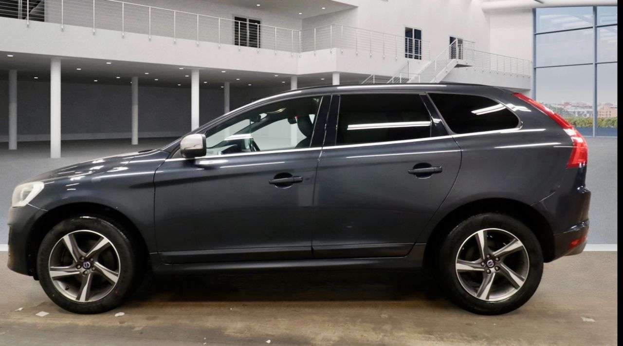A 2014 VOLVO XC60 2.4 D5 R-Design Nav SUV 5dr Diesel Geartronic AWD Euro 5 (215 ps) A 2014 VOLVO XC60 2.4 D5 R-Design Nav SUV 5dr Diesel Geartronic AWD Euro 5 (215 ps)