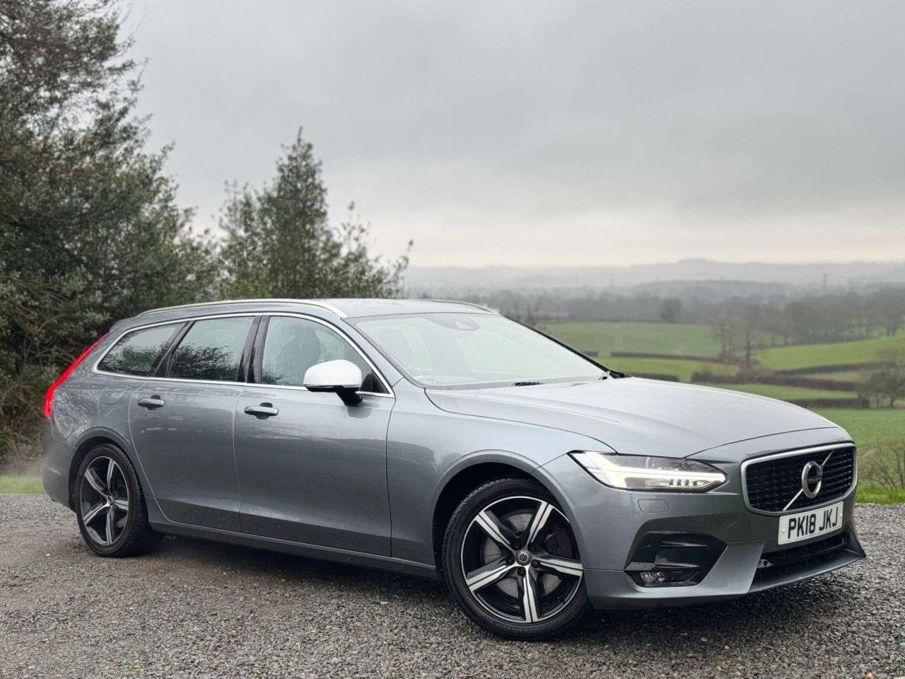 A 2018 VOLVO V90 2.0 D5 PowerPulse R-Design Pro Estate 5dr Diesel Auto AWD Euro 6 (s/s) (235 A 2018 VOLVO V90 2.0 D5 PowerPulse R-Design Pro Estate 5dr Diesel Auto AWD Euro 6 (s/s) (235