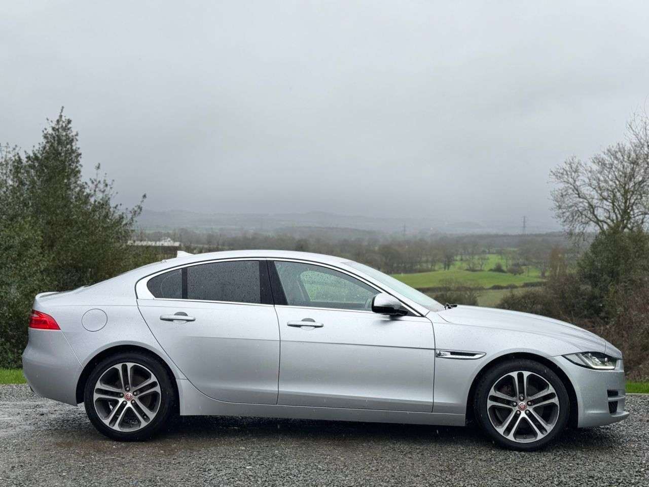 A 2016 JAGUAR XE 2.0d Portfolio Saloon 4dr Diesel Auto Euro 6 (s/s) (180 ps) A 2016 JAGUAR XE 2.0d Portfolio Saloon 4dr Diesel Auto Euro 6 (s/s) (180 ps)