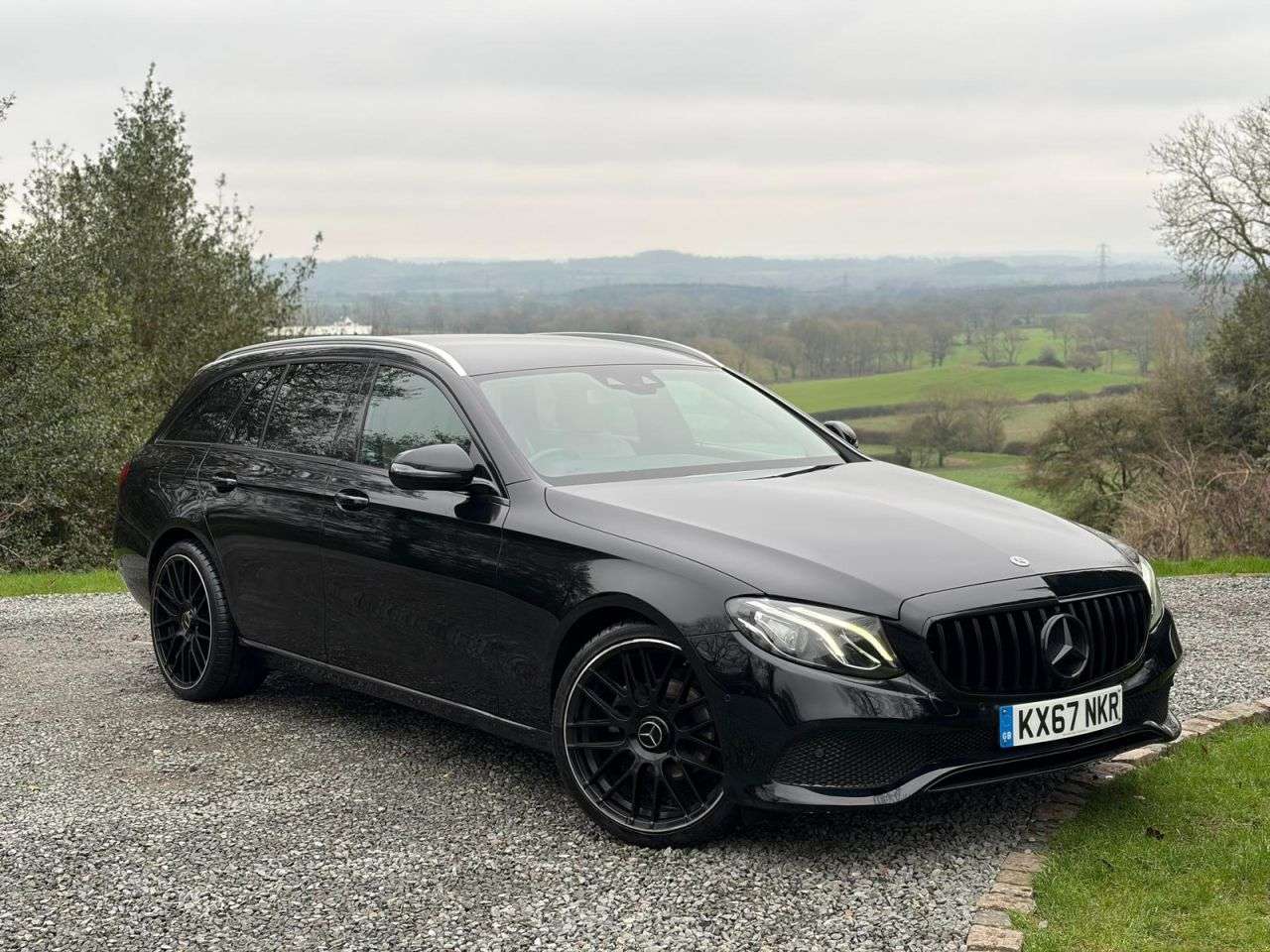 A 2017 MERCEDES-BENZ E-CLASS 2.0 E220d SE Estate 5dr Diesel G-Tronic+ Euro 6 (s/s) (194 ps) A 2017 MERCEDES-BENZ E-CLASS 2.0 E220d SE Estate 5dr Diesel G-Tronic+ Euro 6 (s/s) (194 ps)