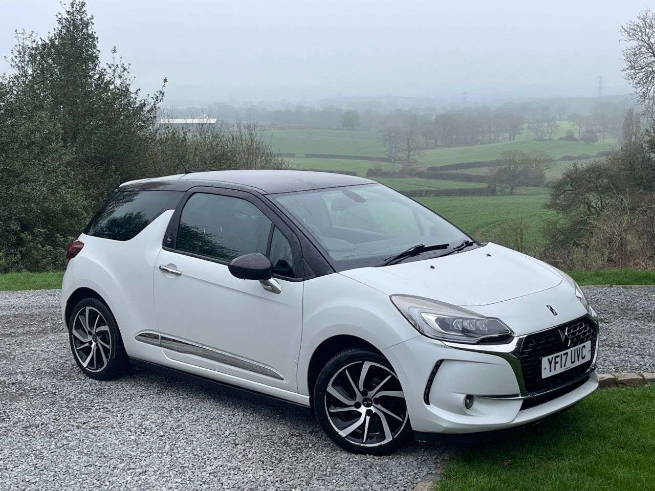 A 2017 DS AUTOMOBILES DS 3 1.2 PureTech Givenchy Le Makeup Hatchback 3dr Petrol Manual Euro 6 (s/s) (1 A 2017 DS AUTOMOBILES DS 3 1.2 PureTech Givenchy Le Makeup Hatchback 3dr Petrol Manual Euro 6 (s/s) (1