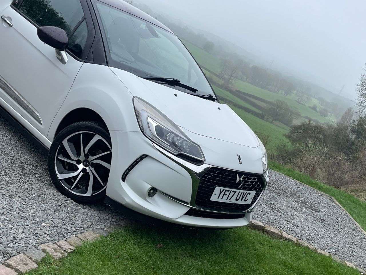 A 2017 DS AUTOMOBILES DS 3 1.2 PureTech Givenchy Le Makeup Hatchback 3dr Petrol Manual Euro 6 (s/s) (1 A 2017 DS AUTOMOBILES DS 3 1.2 PureTech Givenchy Le Makeup Hatchback 3dr Petrol Manual Euro 6 (s/s) (1